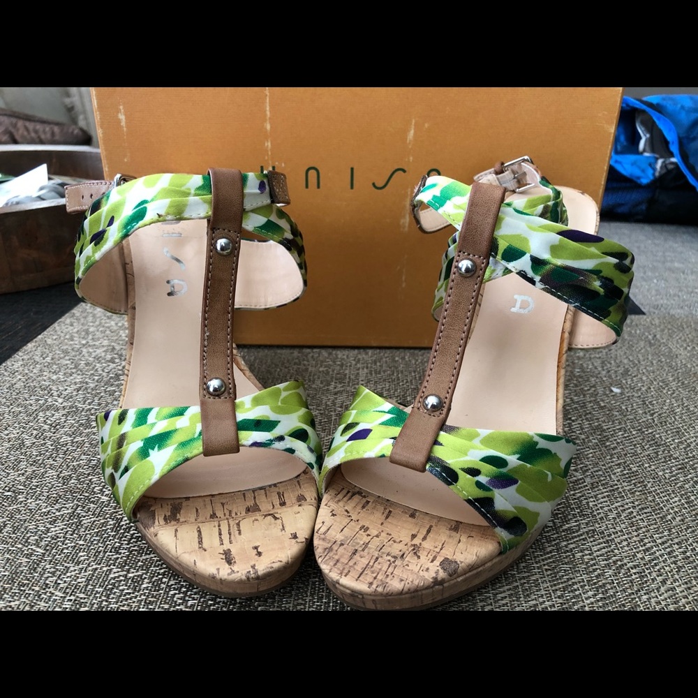 Unisa sling back heel.